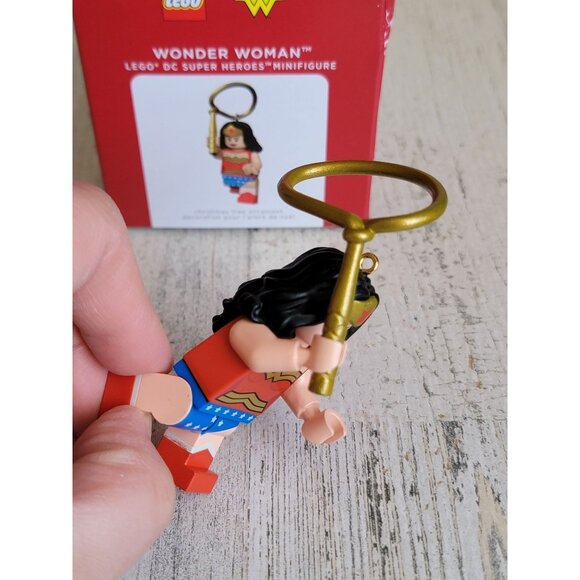 Hallmark Wonder Woman Lego DC Superheroes minifigure ornament Xmas - Picture 4 of 6